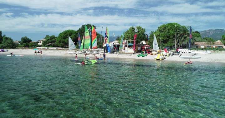 Les kayaks de mer sont-ils adaptés aux débutants ou faut-il une expérience préalable ? Lecci